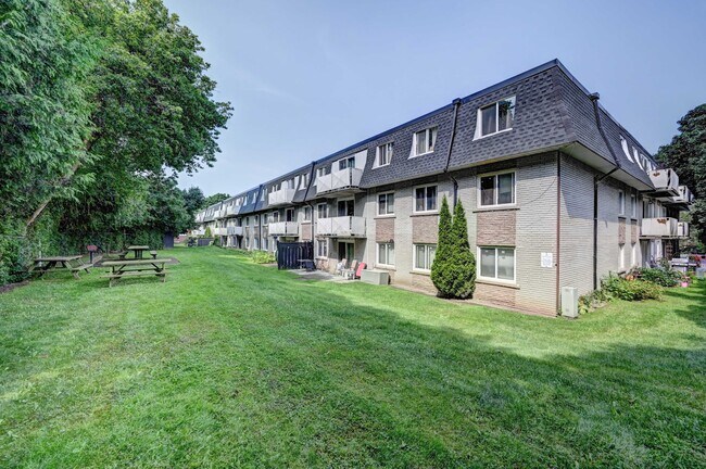 Photo - Hillcrest Apartments