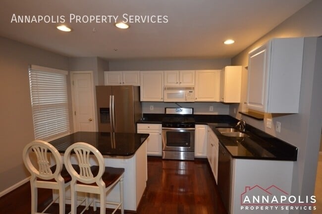 Photo - 546 Francis Nicholson Way