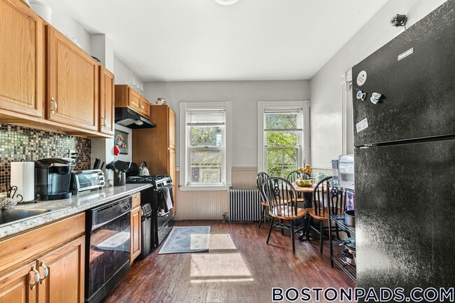 Photo - 175 River St Unit 3