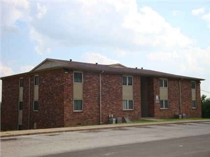 Hickory Hills Manor - Hickory Hills Manor Apartments