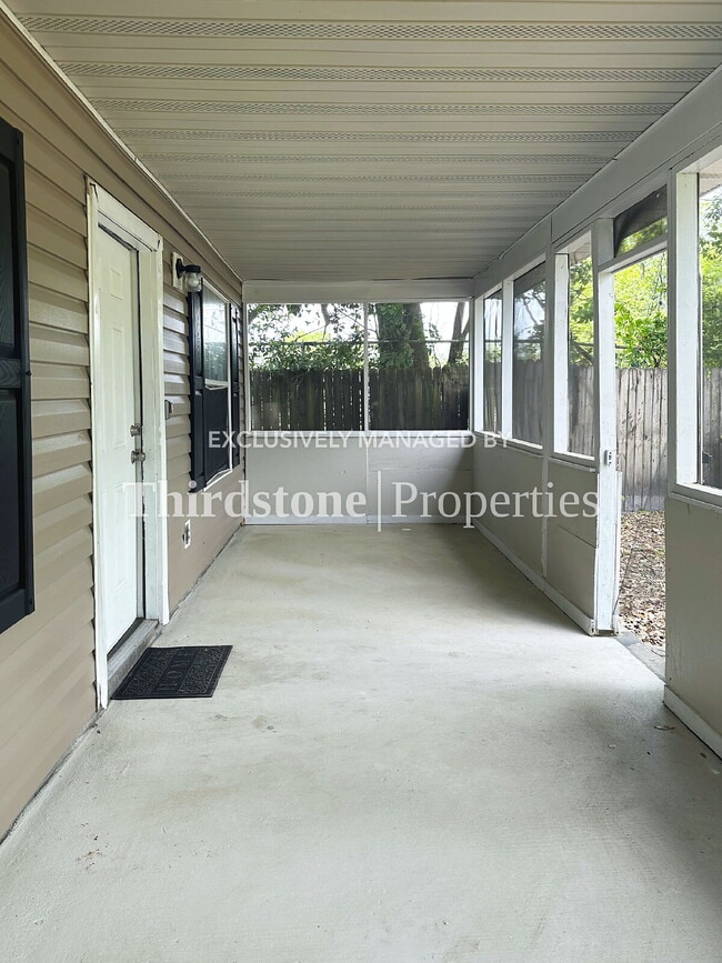 Photo - 2148 Baldwin St