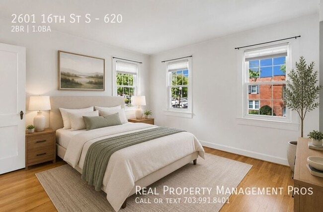 Photo - 2601 16th St S