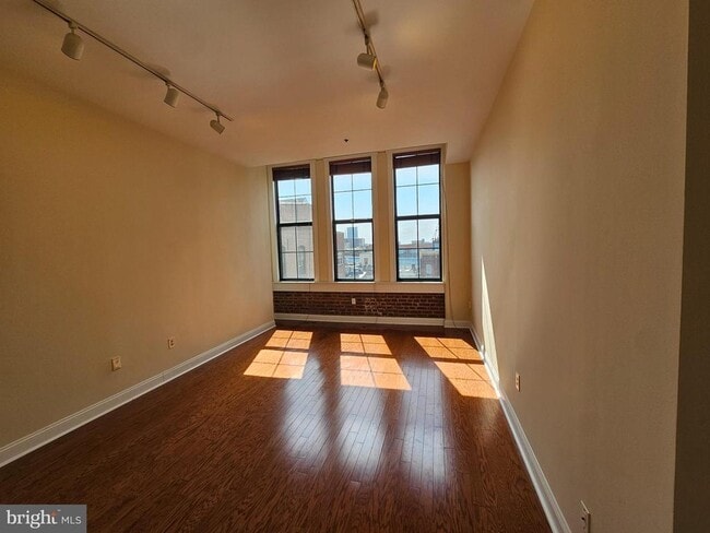 Photo - 315 New St Unit 502