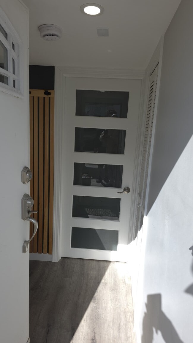 Building Photo - 266 Mountain Ave Unit Aparment