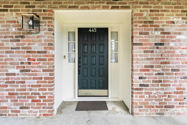 Photo - 445 Longmeadow Dr