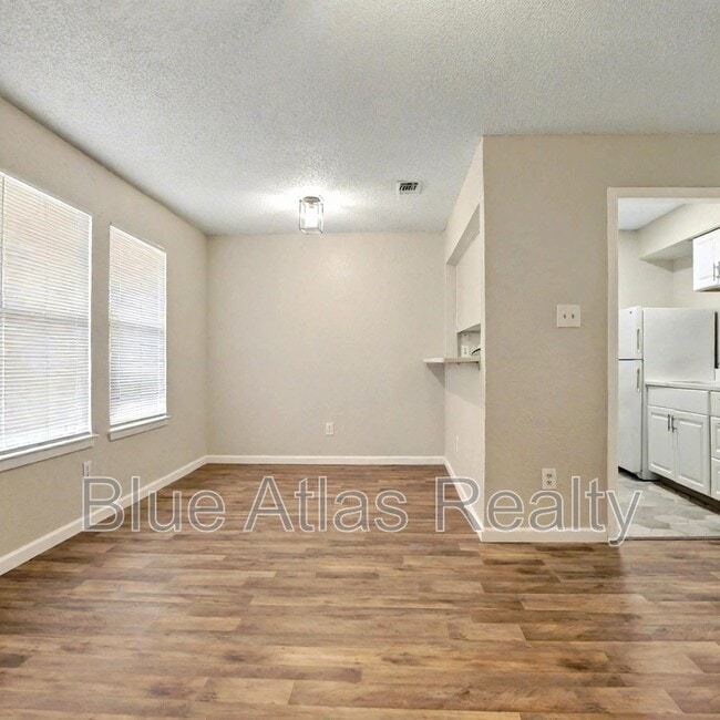 Photo - 5519 Wellesley Ave