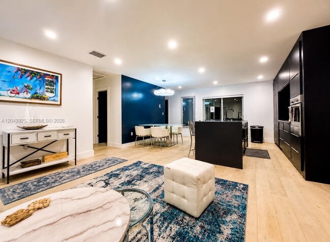 Photo - 145 NW 40th St