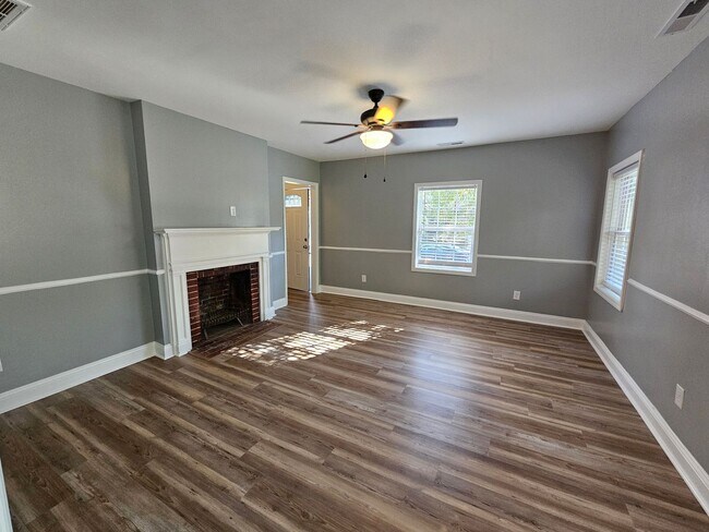 1301 Ray Ave