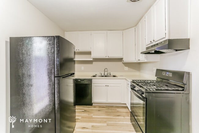Photo - 2637 Sherborne Crescent