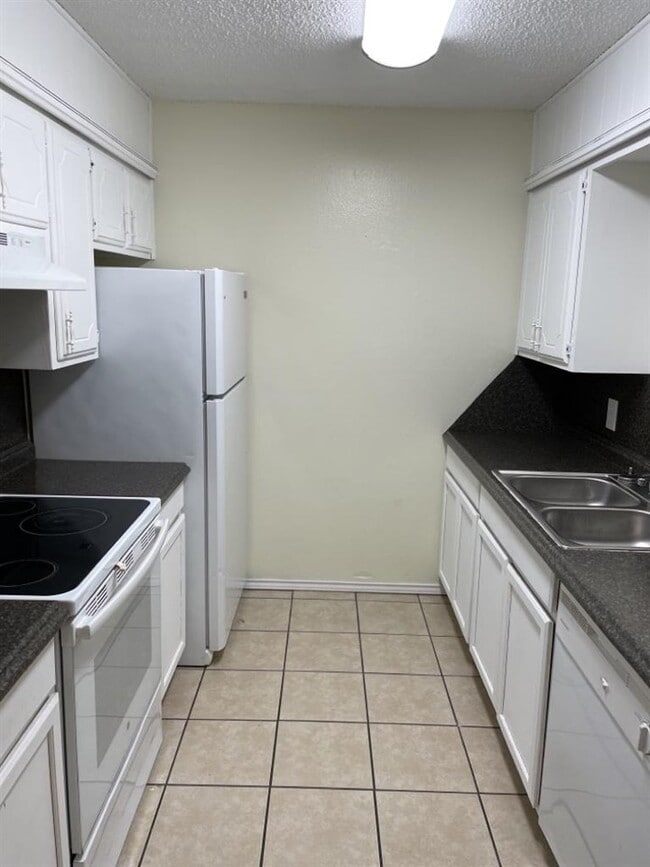 Photo - 2111 NW Lindy Ave