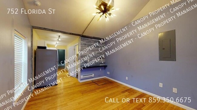 Photo - 752 Florida St