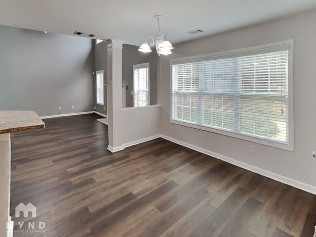 Photo - 6062 Park Bend Ave