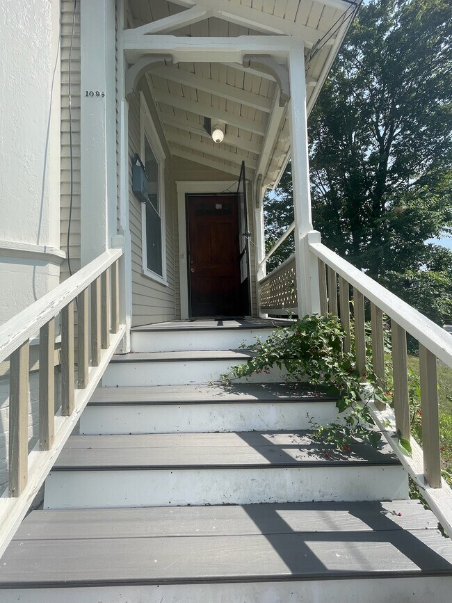 Photo - 109.5 Warren St