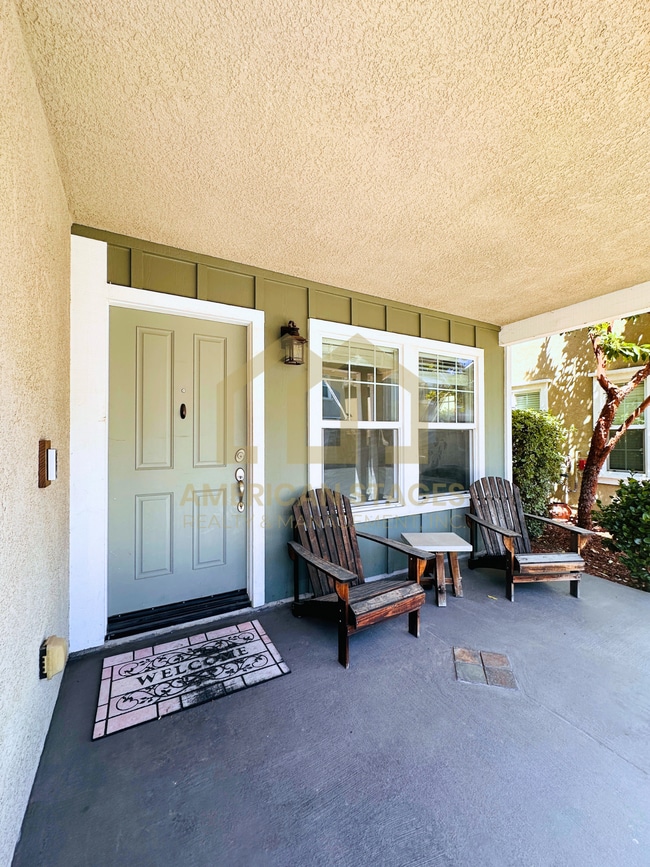 Photo - 1441 Crown Cir