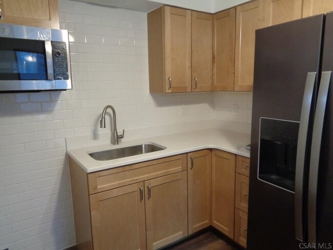 Photo - 626 Evergreen St