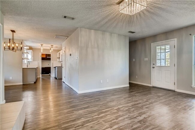 2406 Stirrup Dr