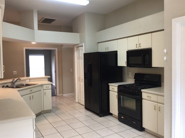 Photo - 30719 Tremont Dr