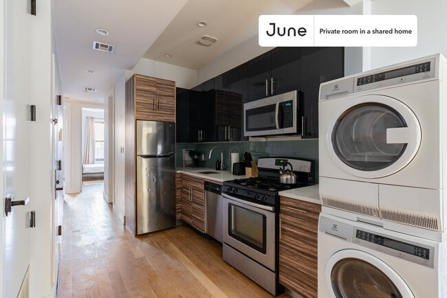 Room in Shared 3 bed/1 bath home in Central Harlem