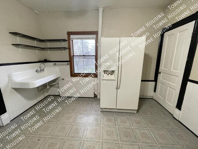 Photo - 95 Burlington Ave Unit 2