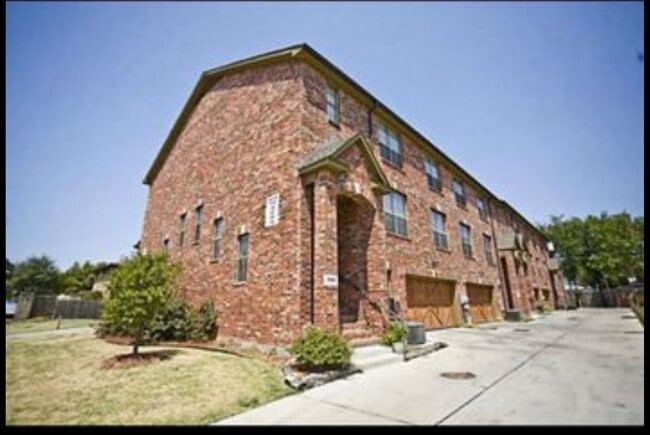Building Photo - 1305 Halcyon Pl Rental