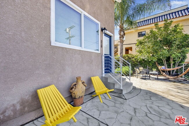 Photo - 318 Parkman Ave