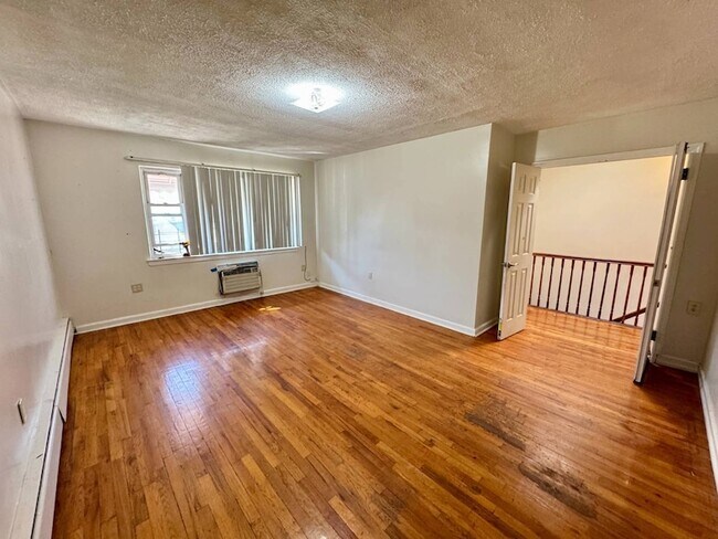 Photo - 526 Underhill Ave Unit 2F