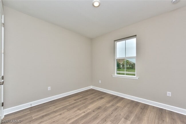 Photo - 2091 Grove Dr