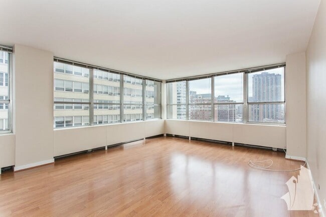 Building Photo - 655 W Irving Park Rd Rental