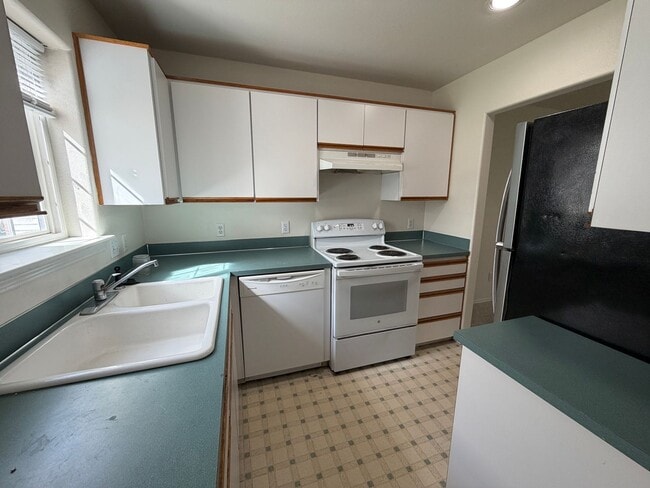 Photo - 3 Bedroom 2 bath Duplex