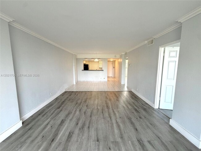 Photo - 3660 NE 166th St Unidad 414