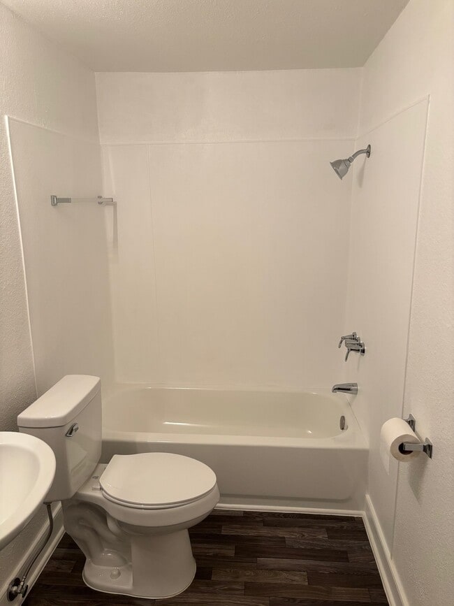 Photo - 502 Maxfield St