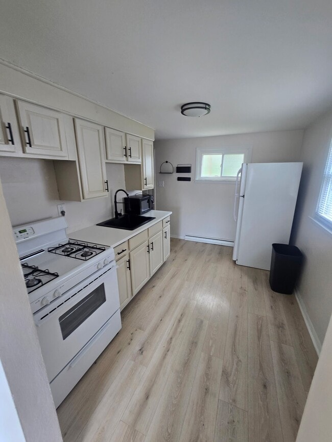 Photo - 130 4th Ave