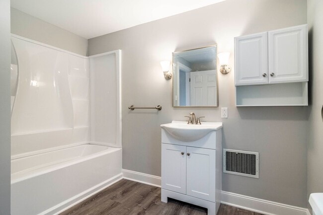 Photo - Stunning 4 bedroom home in Beechview available August 1!