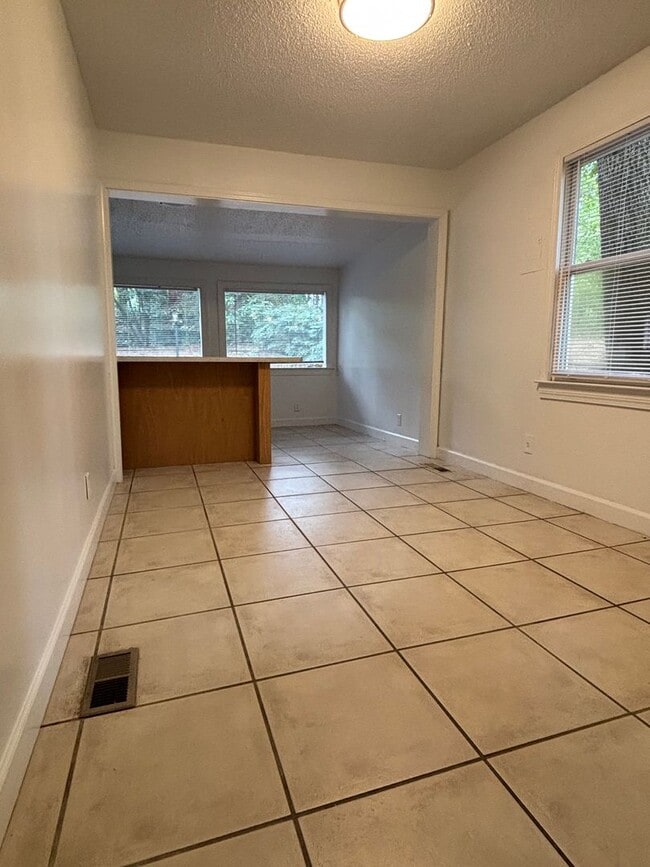 Photo - 2211 Lavera Dr