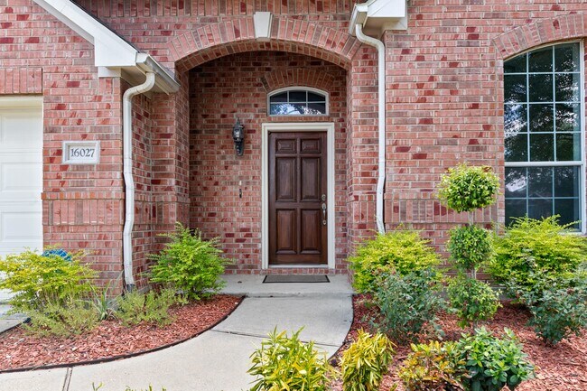 Photo - 16027 Belleshire Ln