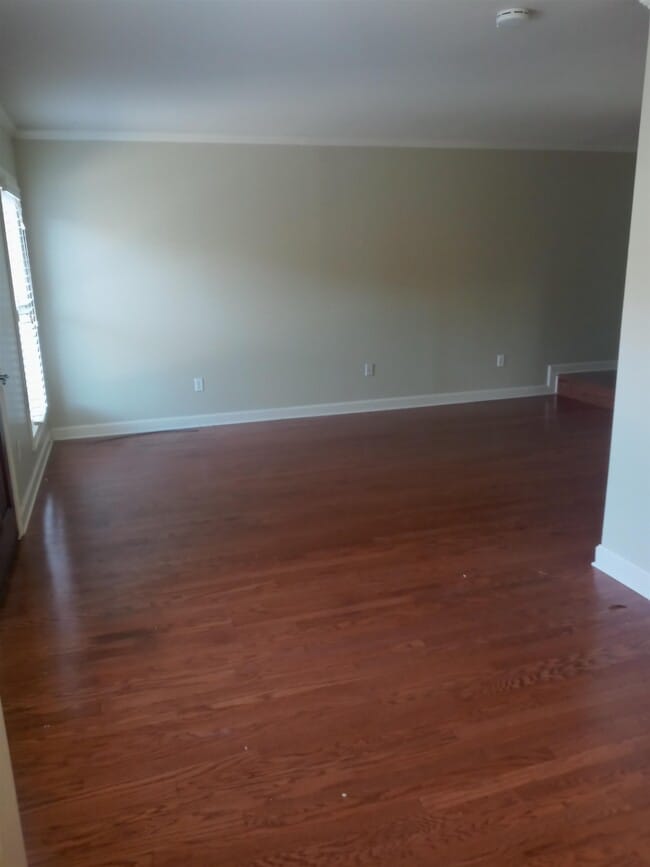 Photo - 676 Hotchkiss Ln