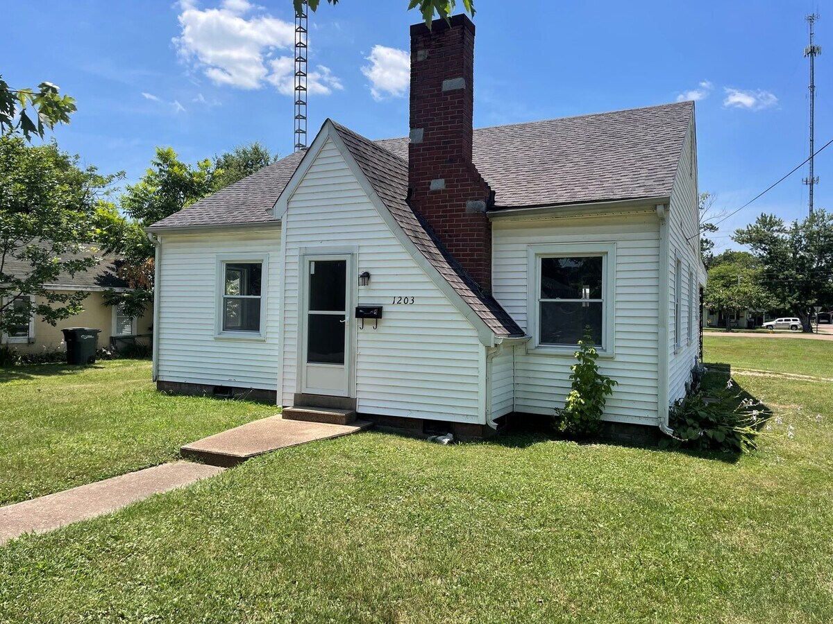 Quaint, Recently Remodeled Home in Union C... Rental House Rental in