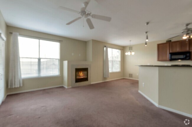 Building Photo - Move-in Ready 2 Bedroom, 2 Bath condo in P...