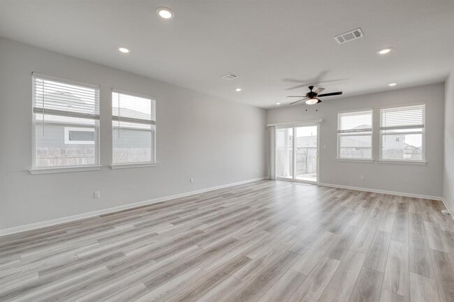 Photo - 2135 Alice Jay Wy