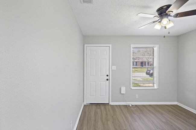 Photo - 1907 Orman St