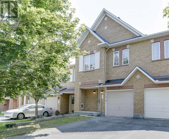 Photo - 33 Scampton Dr