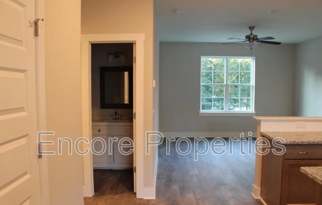 Photo - 825 S Franklin St