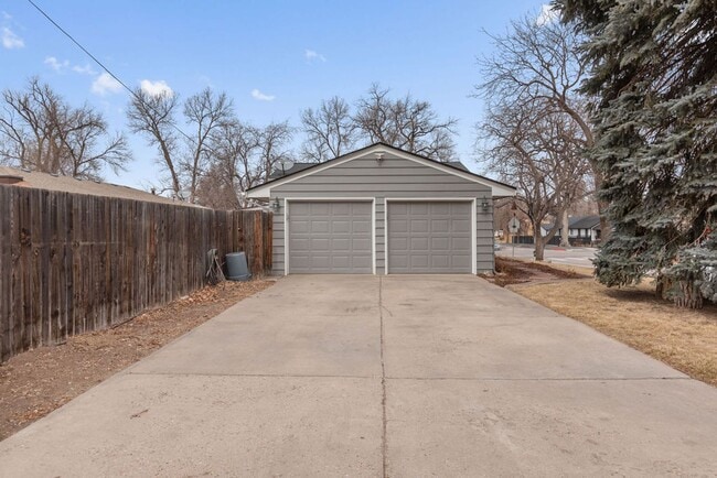 Photo - Style Meets Location 3 Bedroom 3 Bathroom Single Family Home - Must See