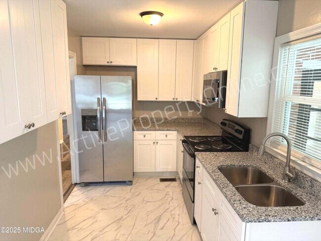 Photo - 1803 Canterbury Rd