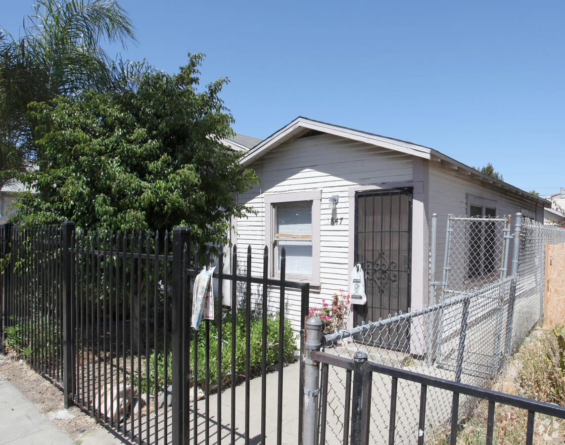 Primary Photo - 3845-51/3853-57 41st St
