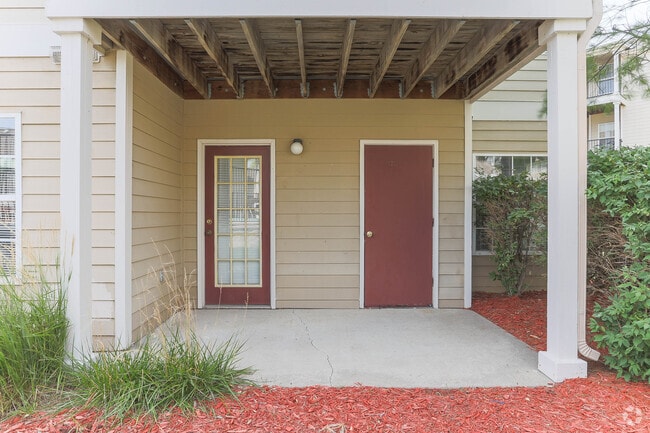 2BR, 2BA - River