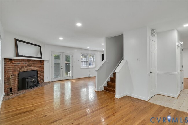 Photo - 2222 Early Settlers Rd