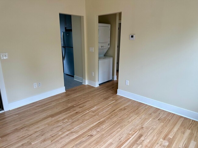 Photo - 901-903 E Center St Unidad 903-A E Center St  (Upper rear)