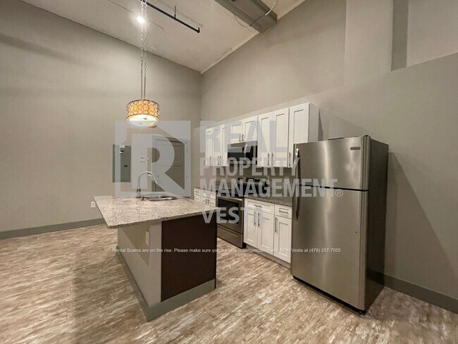 Studio Apartment - Prime Downtown Location - Studio Apartment - Prime Downtown Location Unit Apartment 101