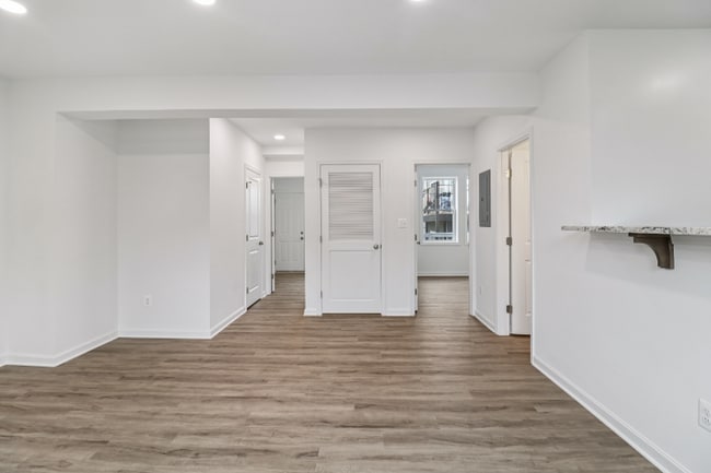 Photo - 303 Seaton Pl NE Unit 4